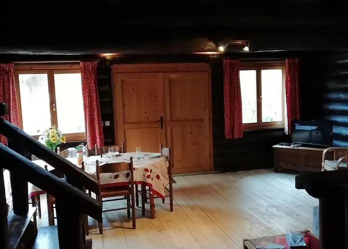 Near With Pool Chalet